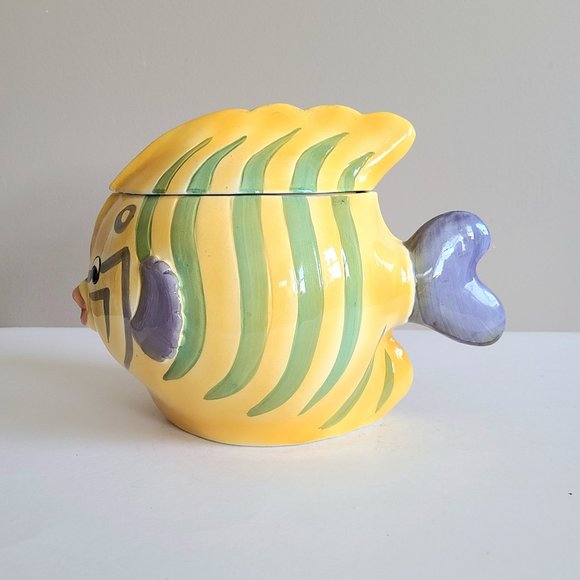Vintage 1980s Fish shape cookie/trat/ biscuit jar. - Picture 1 of 13